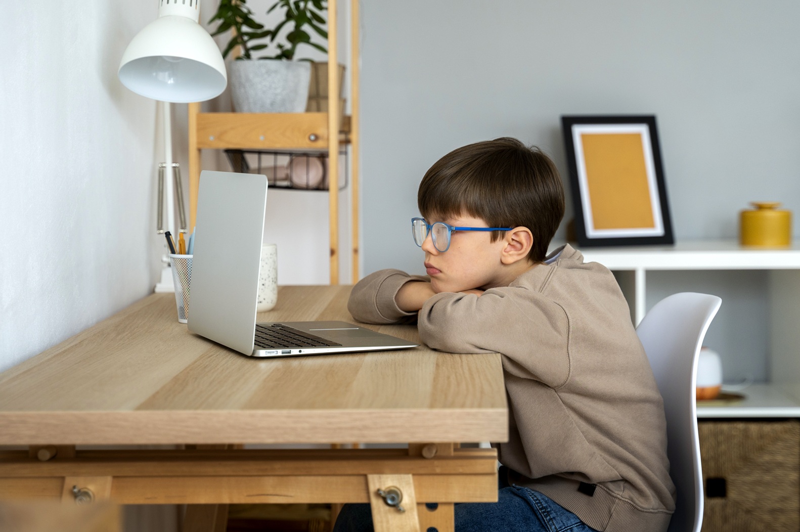 Sambut Kebijakan WFA Sekolah, Metro Smart Classroom Hadirkan Solusi Pembelajaran Terpadu dalam Satu Aplikasi