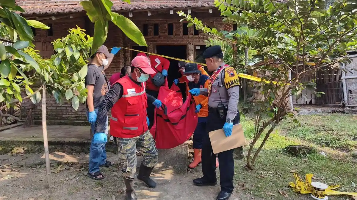 Seorang Tukang Bangunan Ditemukan Tewas Dalam Rumahnya di Pati