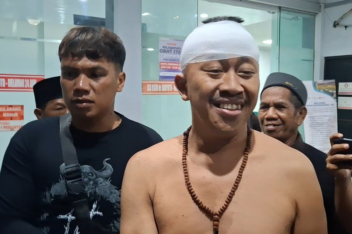 Foto: Kades Pakel Lumajang Dibacok Sekelompok Orang di Rumahnya, Polisi Buru 10 Pelaku